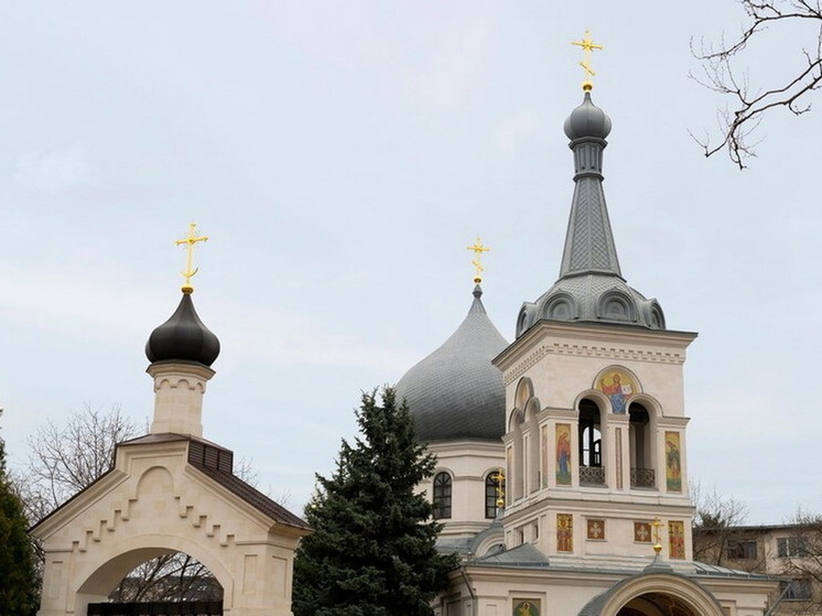 Таллин пригрозил принудительно распустить Эстонскую православную церковь