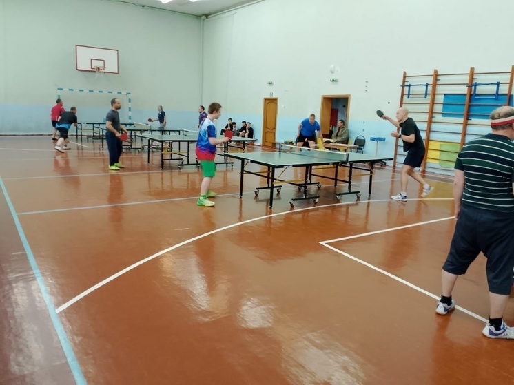 В Большом Серпухове прошел праздничный турнир по настольному теннису