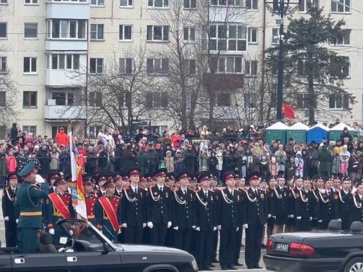 На Сахалине прошли праздничные парады в честь Дня Победы