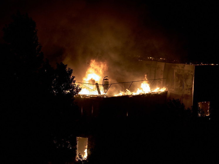Белгород попал под обстрел ВСУ, в двух районах города виден пожар