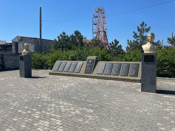 Куряне восстановили в ДНР памятники героям войны и Социалистического Труда