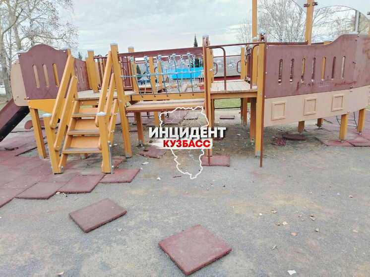 Кузбассовцы возмутились состоянием детской игровой площадки