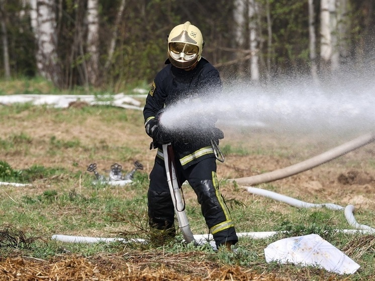 Оперштаб: пожар на нефтебазе в Юровке локализовали после попытки атаки беспилотников ВСУ