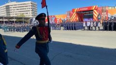 В Оренбурге началось торжественное шествие местного гарнизона, посвященное 79-ой годовщине Великой Победы
