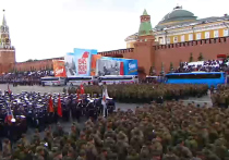 Погода скорректировала форму одежды участников парадных расчетов, которые 9 мая пройдут строем по Красной площади
