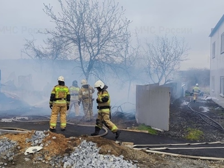 Крупный пожар потушили в Екатеринбурге