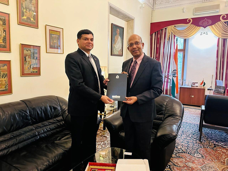 Отношения без границ: посол Индии принял приглашение от курского губернатора
