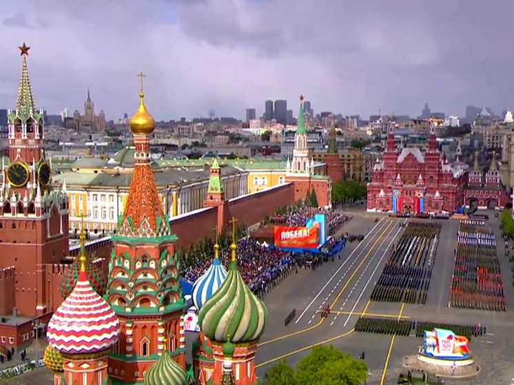Первый зампред Госдумы РФ помог юному омичу побывать на Параде Победы в Москве