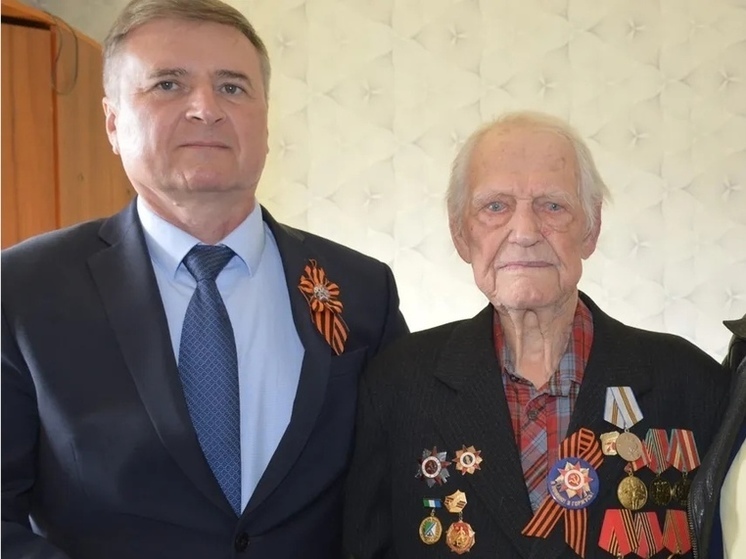 В районе под Новосибирском поздравили единственного ветерана войны