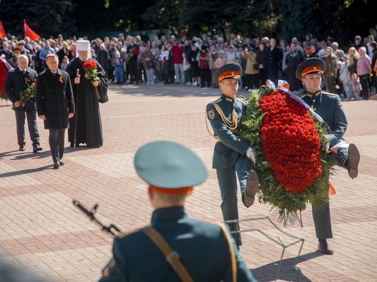 Губернатор Старовойт поздравил жителей Курской области с Днем Победы