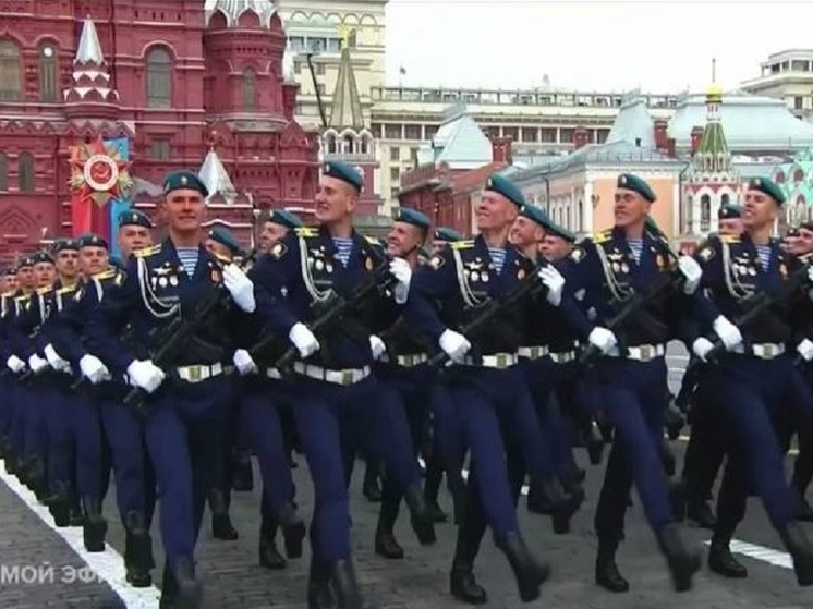 Курсанты Рязанского училища ВДВ приняли участие в Параде Победы в Москве