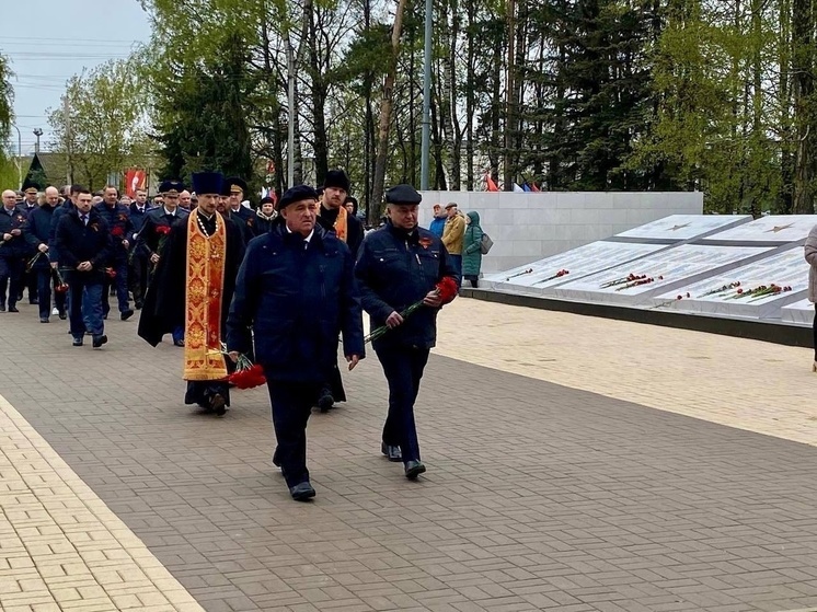Костромичи у «Вечного огня» отдают дань памяти павшим солдатам Великой Отечественной