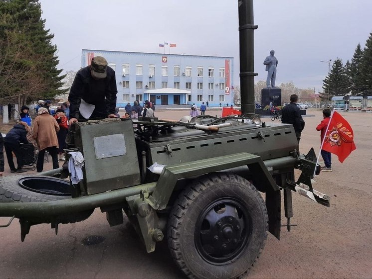 Усть-Ордынский отметил 79-ю годовщину Победы праздничным шествием и митингами