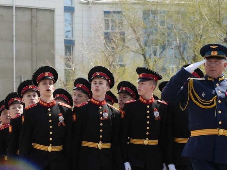 В Иркутске прошло торжественное шествие в честь Дня Победы