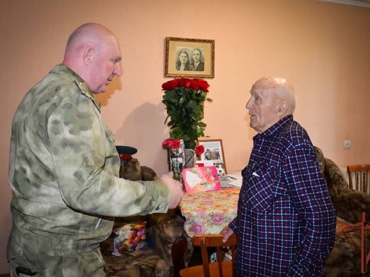 Росгвардия на Северном Кавказе поздравляет ветеранов с праздником Великой Победы