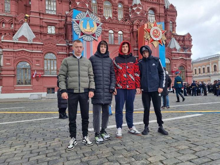 Херсонские футболисты побывали на Параде Победы в Москве
