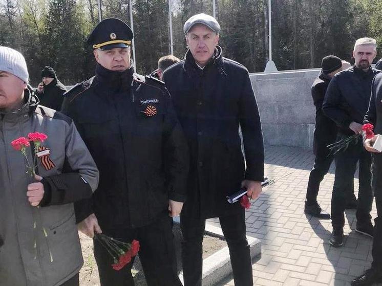 Новгородские дорожные полицейские оказали почесть памяти героев