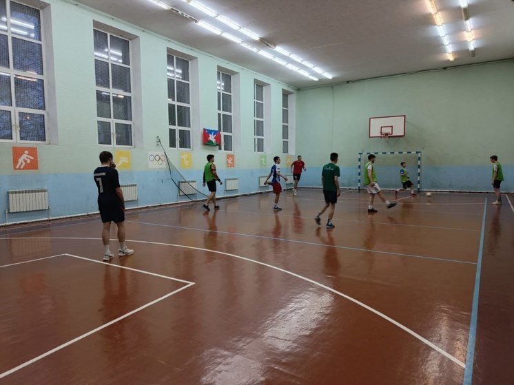 В Серпухове провели футбольный матч в честь Дня Победы