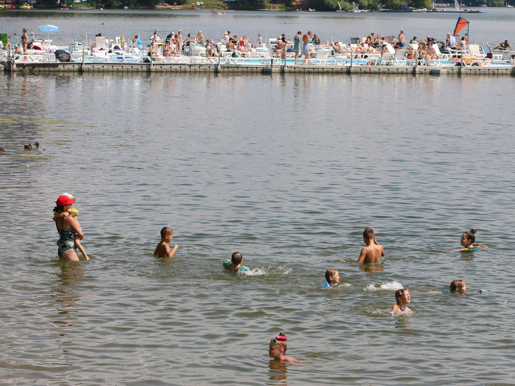 В каких водоемах разрешат купаться летом рассказали в Роспотребнадзоре