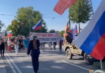 Провокаторы с украинскими флагами пытались сорвать проведение приуроченной ко Дню Победы патриотической акции в австрийской Вене