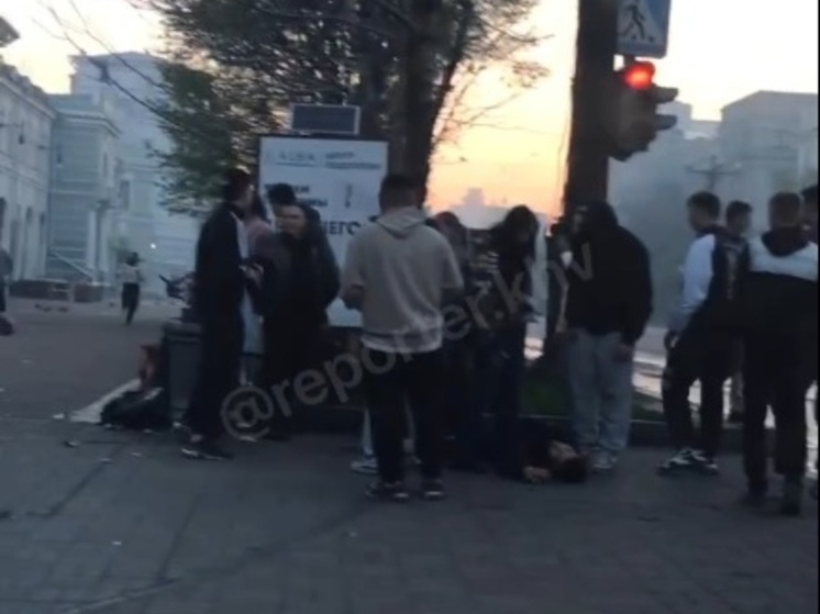 Пьяные подростки устроили драку в центре Хабаровска