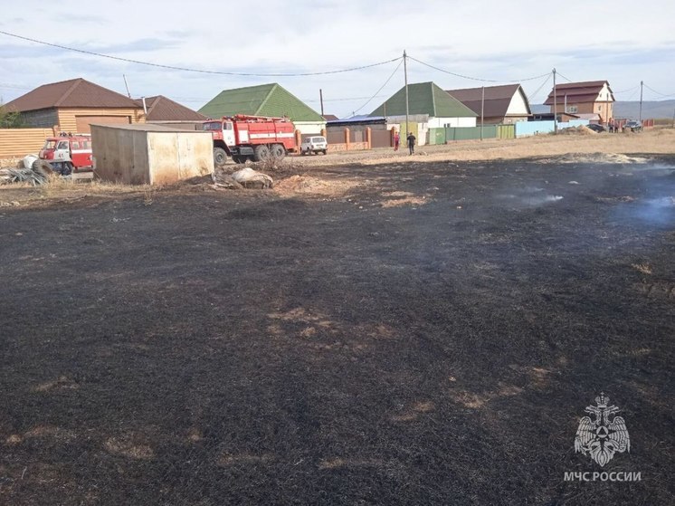 Пожар разгорелся в городе Забайкалья из-за непогашенной золы