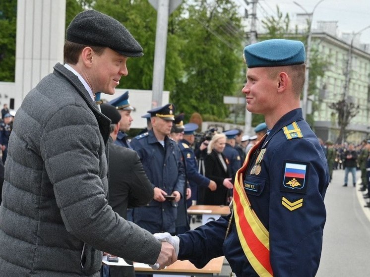 Павел Малков рассказал о встрече курсантов РВВДКУ после парада в Москве