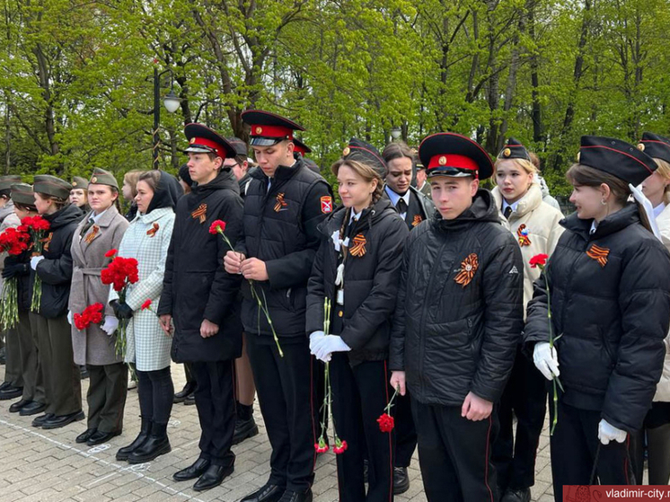На мемориале Князь-Владимирского кладбища владимирцы встретили 9 Мая