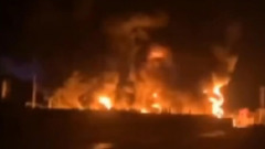 В Калужской области из-за атаки дронов загорелся нефтеперерабатывающий завод: видео