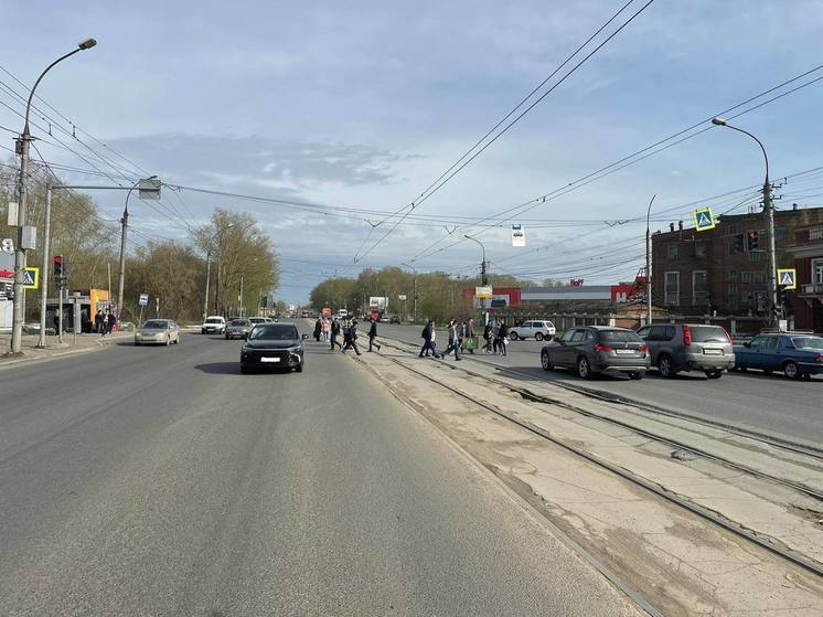 В Новосибирске на пешеходном переходе сбили 16-летнего подростка