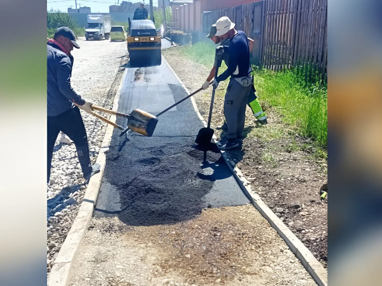 В столице Кубани до конца сентября построят 21 километр новых тротуаров