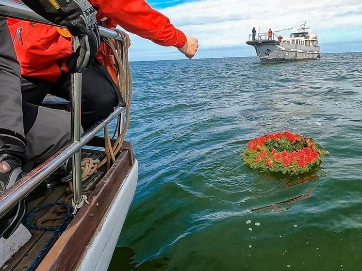 Музей Мирового океана снова принял участие в акции памяти «Венки на воду».