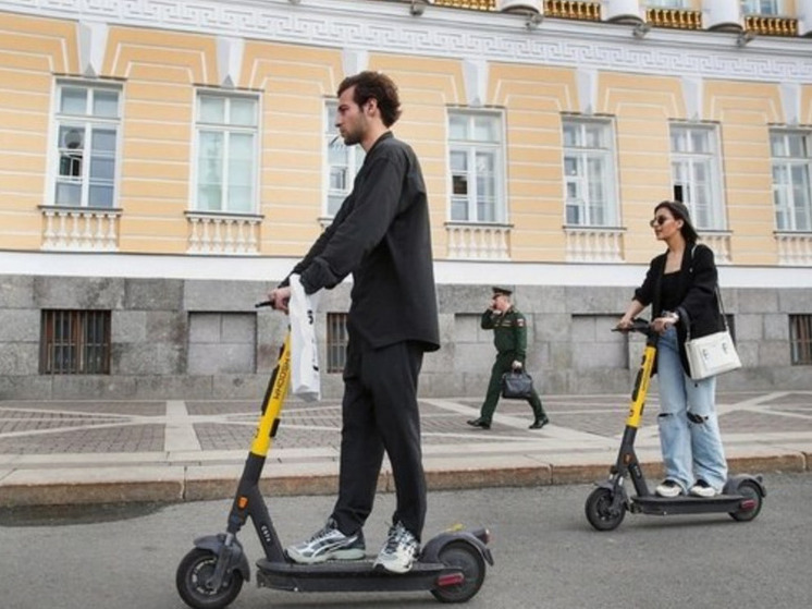 В Тюмени запретили кататься на электросамокатах на набережной и пешеходной улице