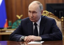 Президент Российской Федерации Владимир Путин подписал указ, которым было учреждено почетное звание «Заслуженный работник избирательной системы РФ».