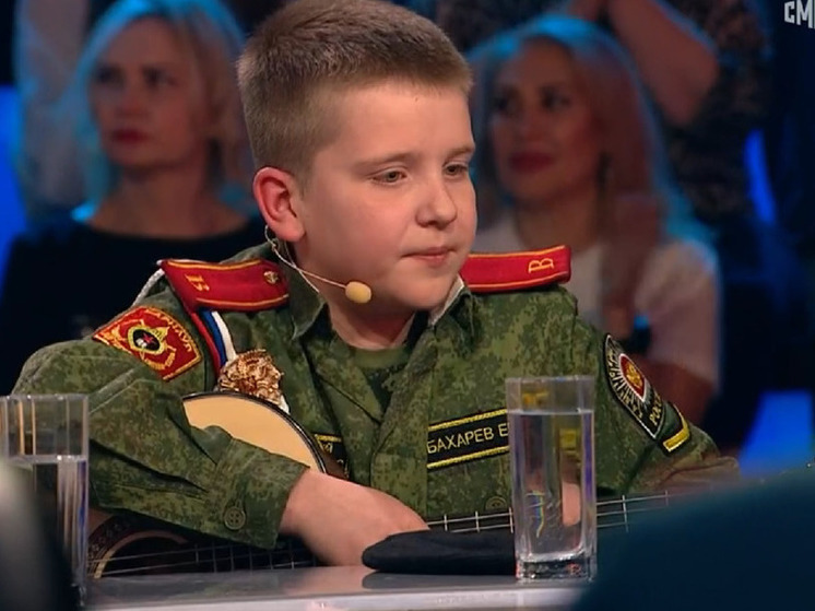 11-летний Егор Бахарев из Алтайского края выступил с песней на праздничном выпуске программы «Песни от всей души» на телеканале «Россия»