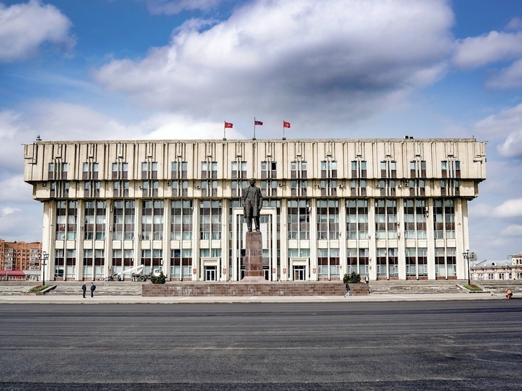 Андрей Слепцов дежурит в администрации Тулы 11 мая