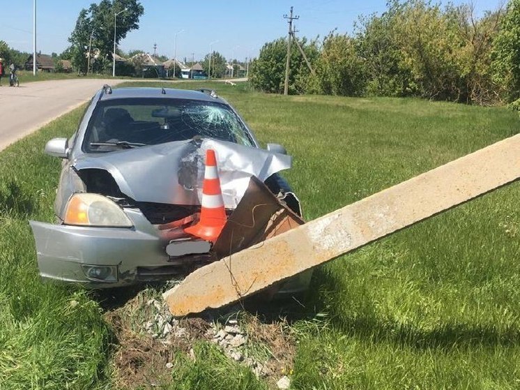 В Воронежской области пьяный водитель на «Киа» снёс опору ЛЭП