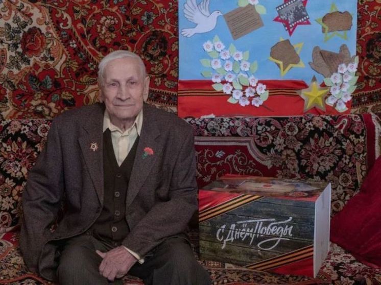В Туле отметил 97-летие ветеран, бравший Порт-Артур