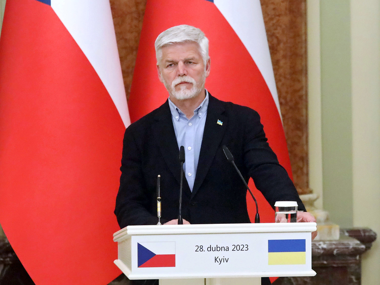 Президент Чехии Павел предложил Украине обменять вступление в НАТО на гарантии безопасности
