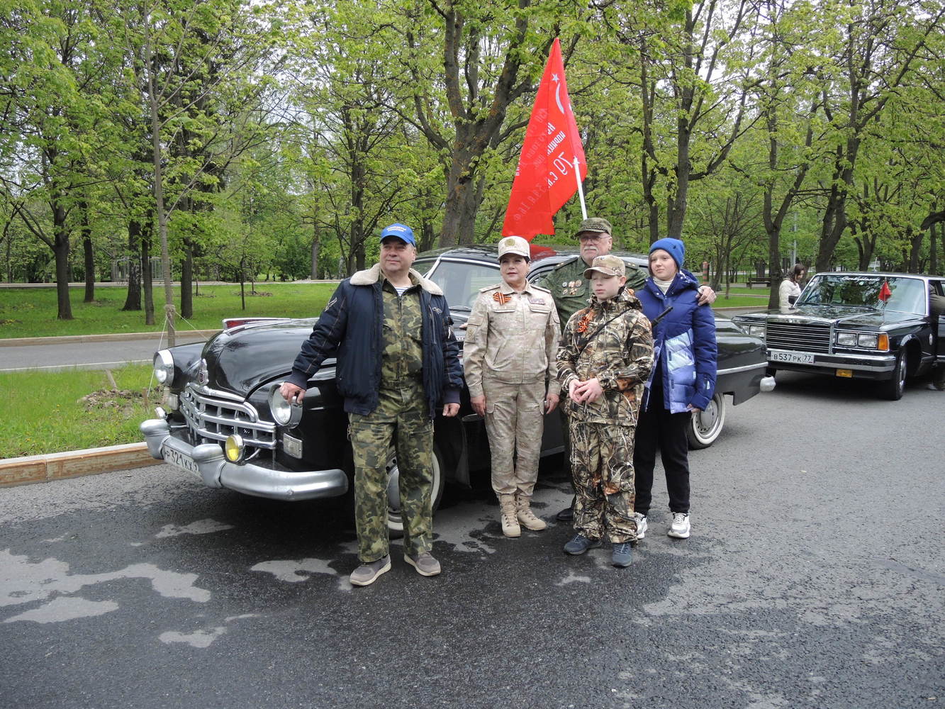 В Парке Победы стартовал традиционный автопробег: фоторепортаж