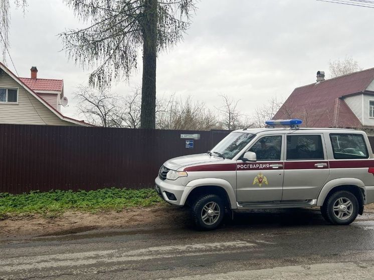 Сотрудники Росгвардии во Всеволожском районе предотвратили пожар и взрыв газового баллона в частном доме