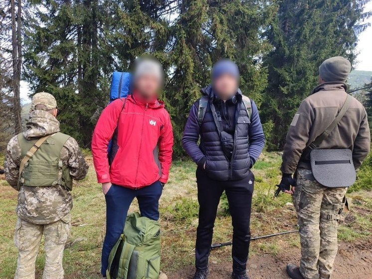 Покоряют вершины: украинцы из Запорожья переходят по горным тропам в Румынию