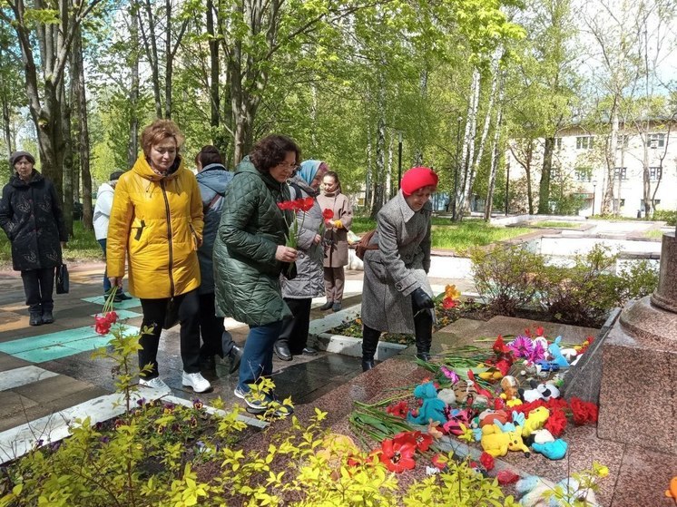 Участники «Активного долголетия» из Пущино почтили память земляка