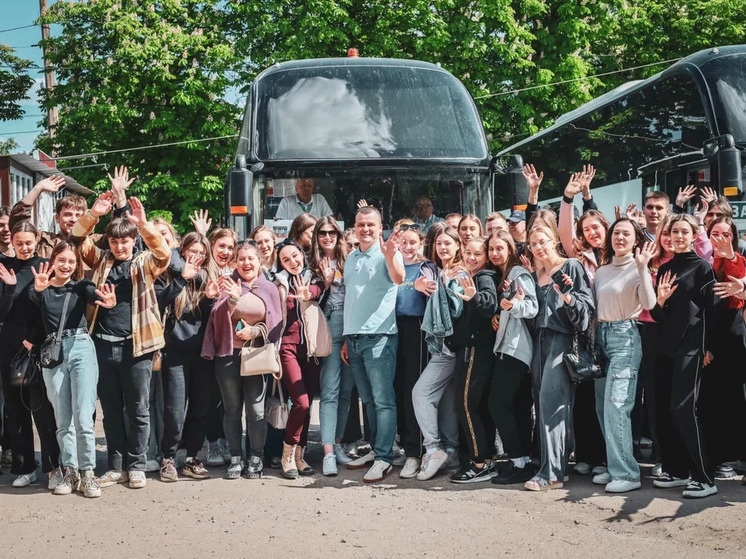 Донецкие студенты отправились на форум-выставку "Россия"