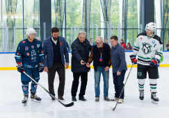 Владислав Третьяк посетил полуфинальный матч Студенческой хоккейной лиги: яркие фото