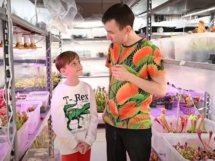 Юный коллекционер насекомоядных растений с Сахалина встретился с известным блогером