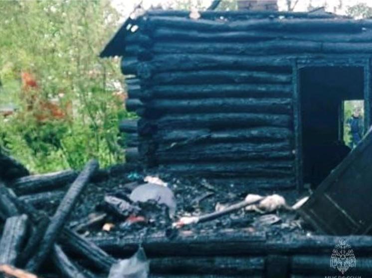 Два человека погибли при пожаре в брянской Унече