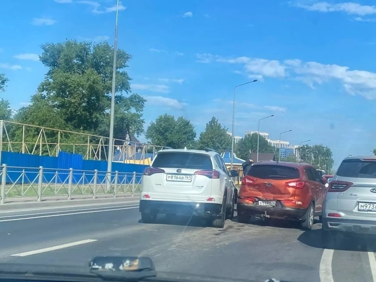В Ростове на левом берегу Дона из-за ДТП образовалась пробка