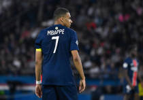 Нападающий сборной Франции по футболу Килиан Мбаппе получит в качестве подписного бонуса от мадридского "Реала" свыше 100 млн евро