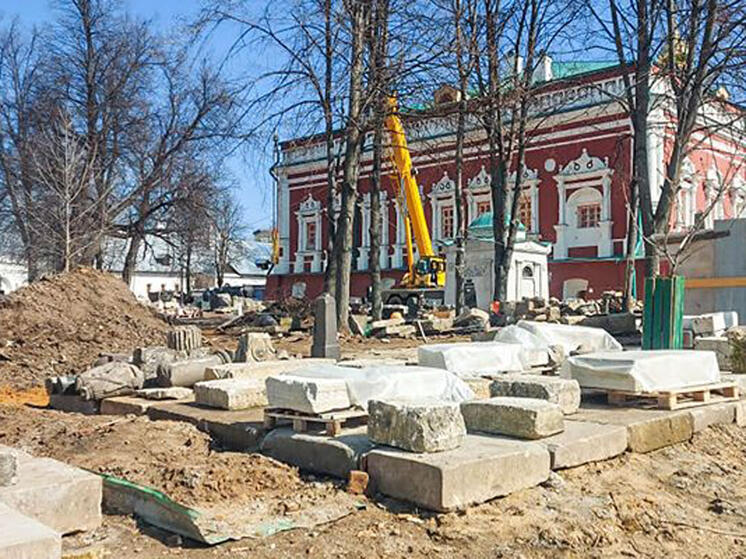 Среди них есть захоронения князей Голицыных и купцов Морозовых